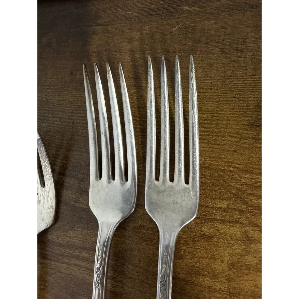 Oneida Community Tudor Plate Silver-Plated Forks Set of 4 Ornate Floral Pattern